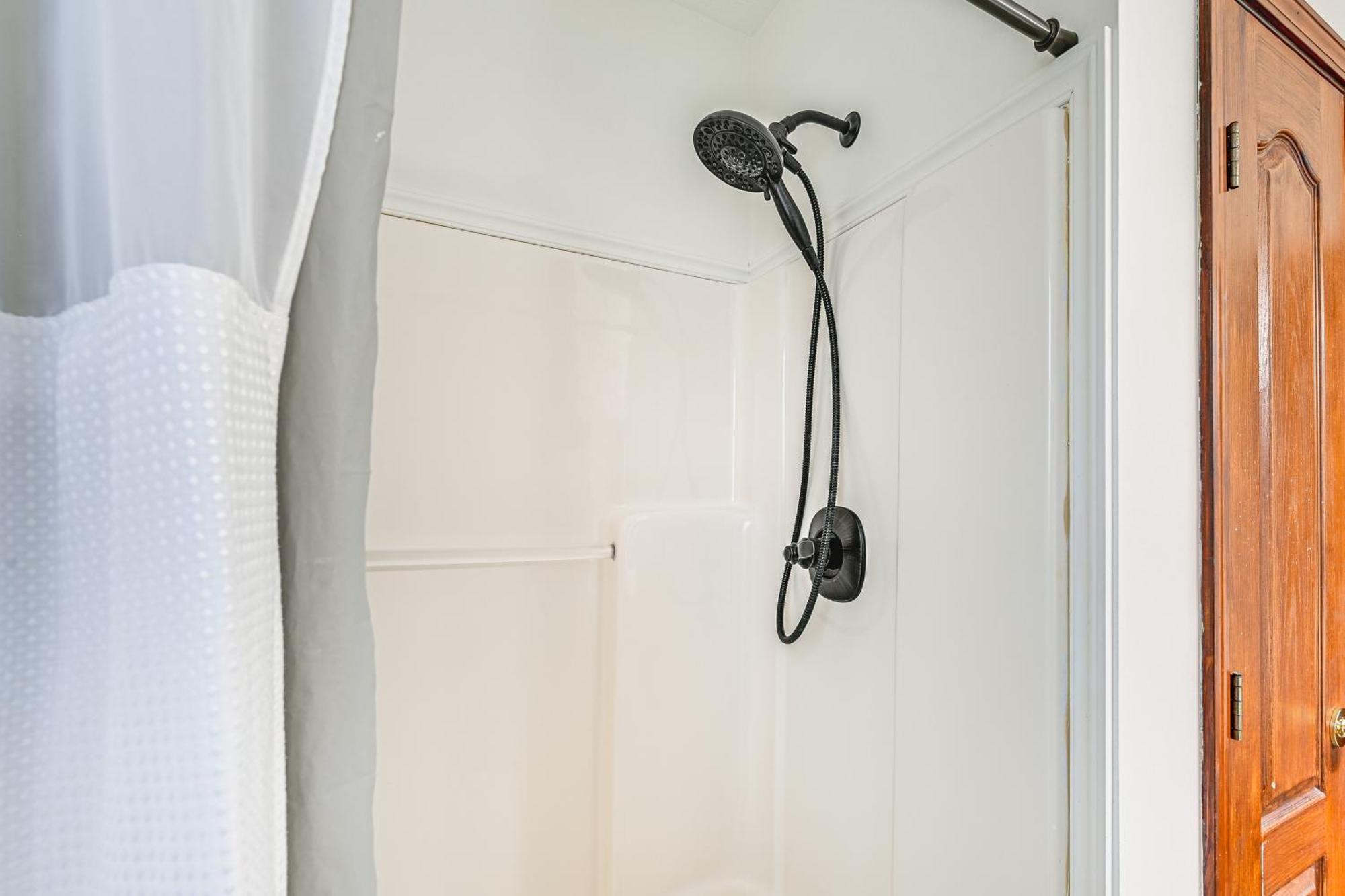 Williamstown Gem With Private Pool And Hot Tub! Βίλα Εξωτερικό φωτογραφία