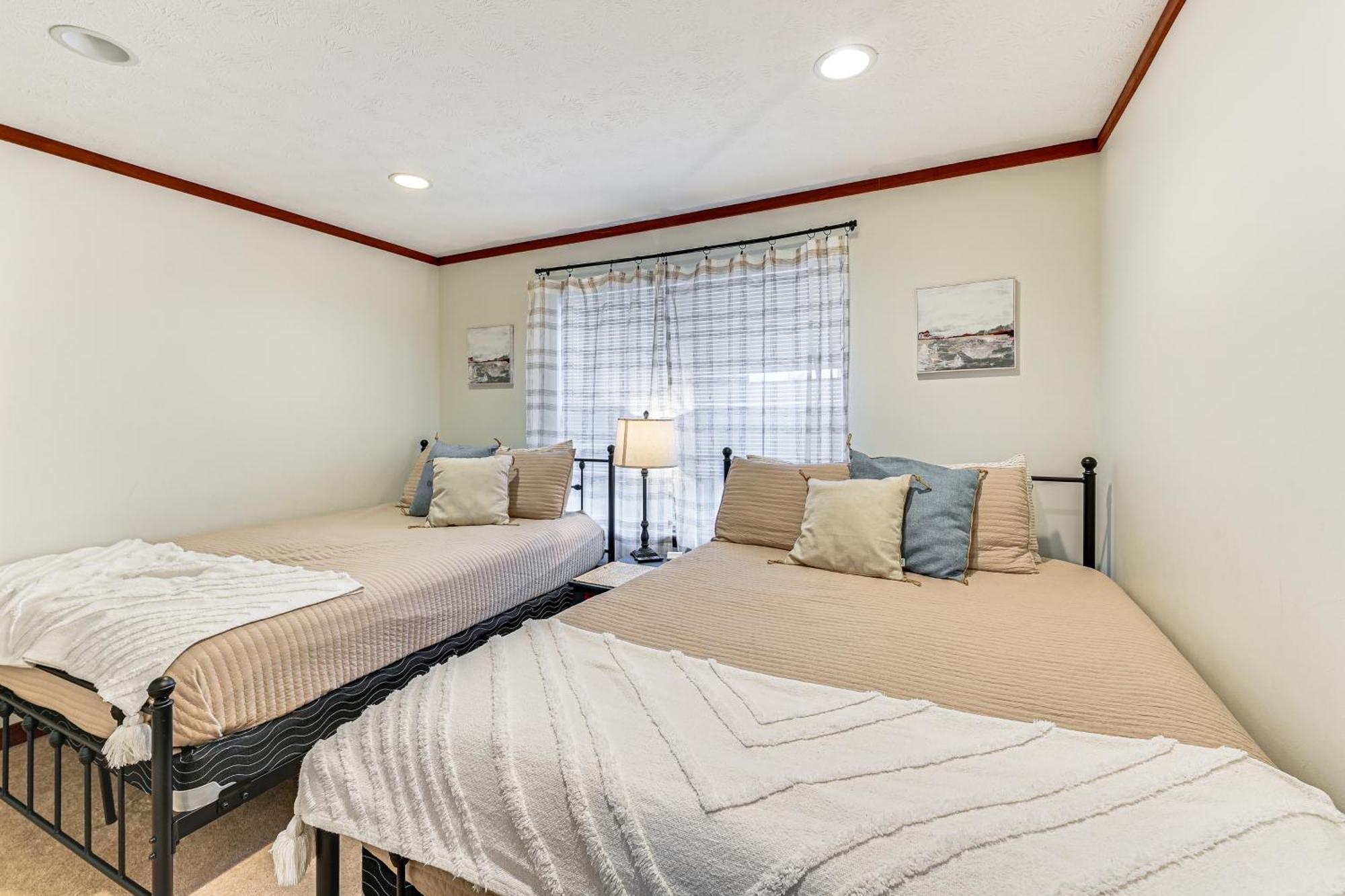 Williamstown Gem With Private Pool And Hot Tub! Βίλα Εξωτερικό φωτογραφία